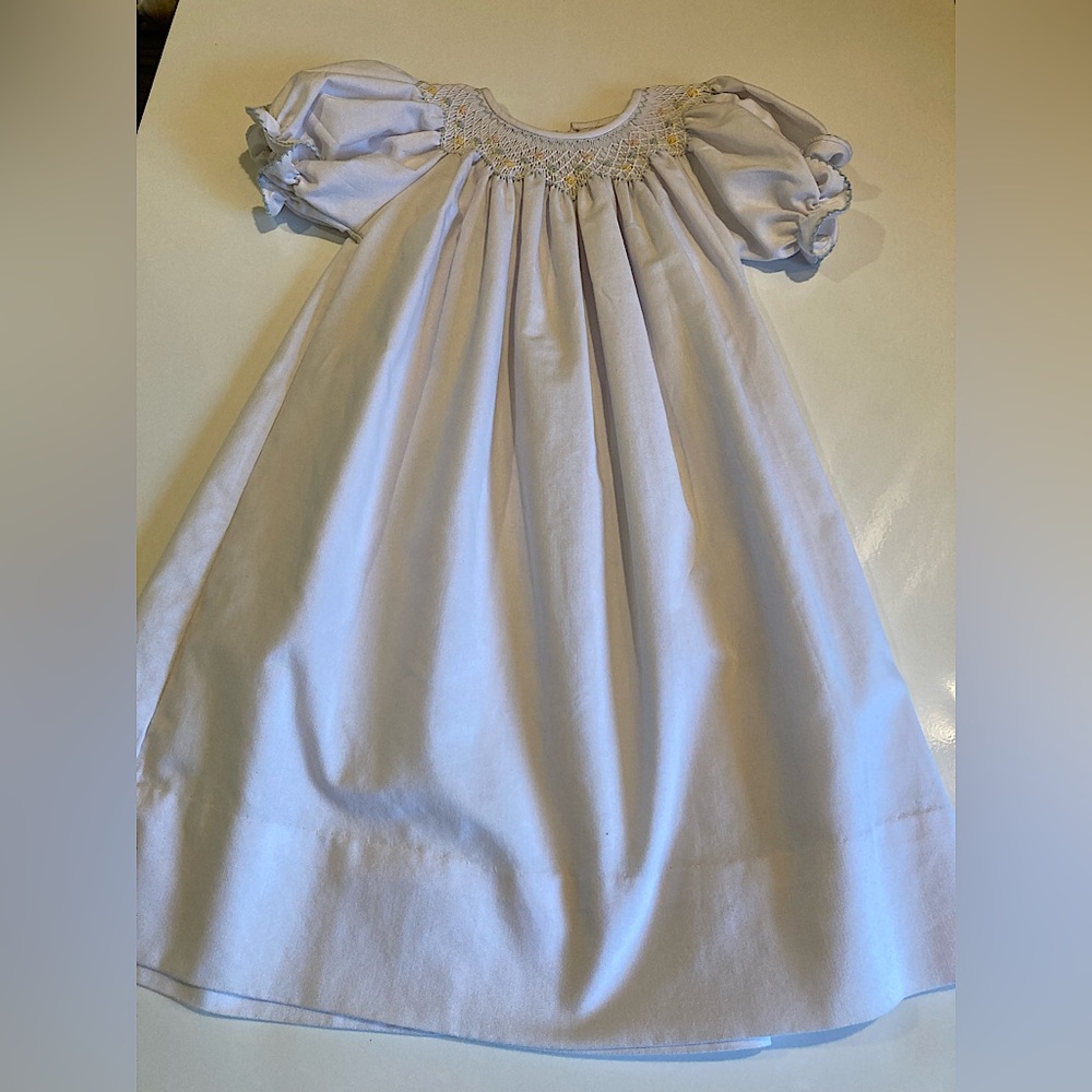 Light blue Smoked with flowers dress (Almost new) 3T